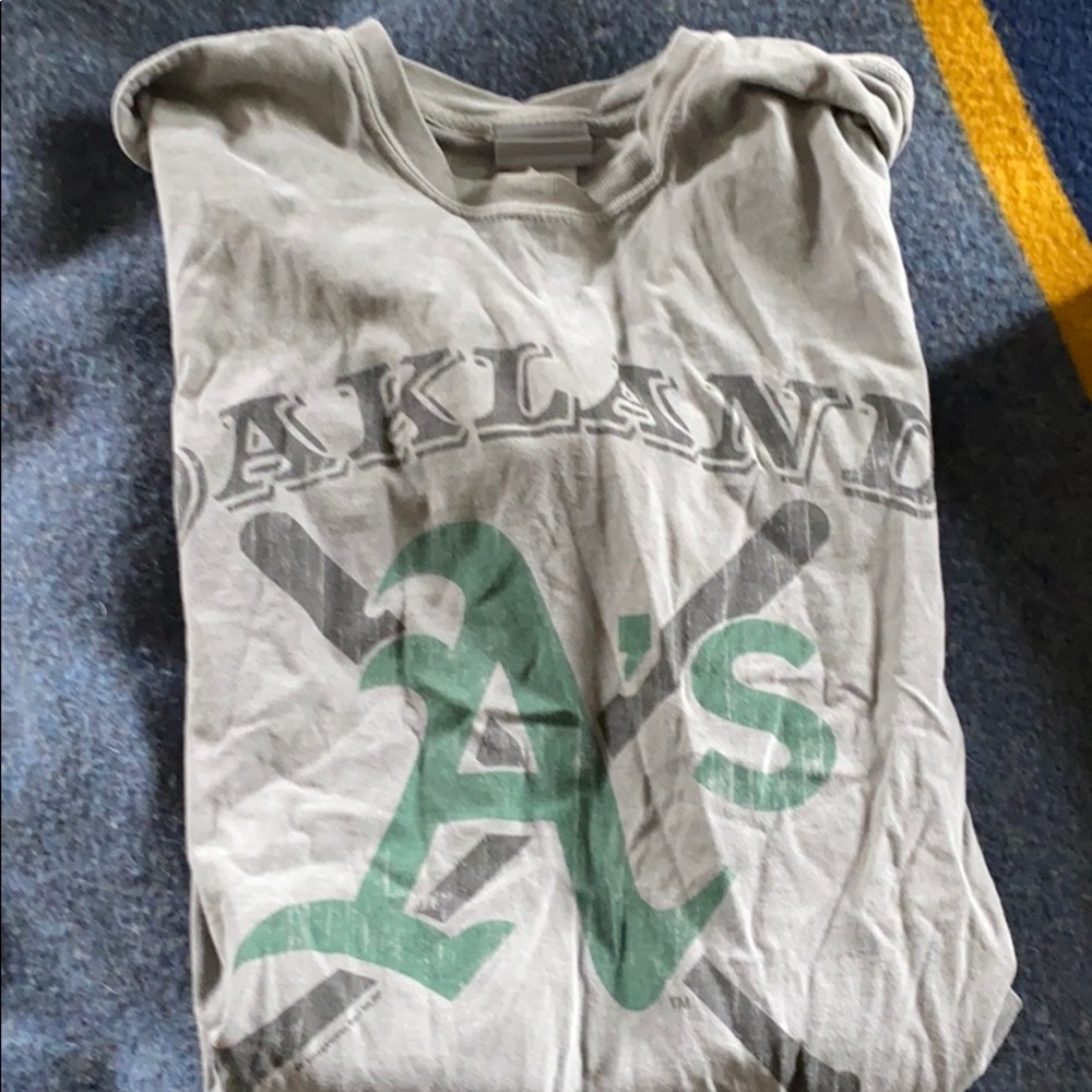 Oakland A’s Tee Shirt. Size M